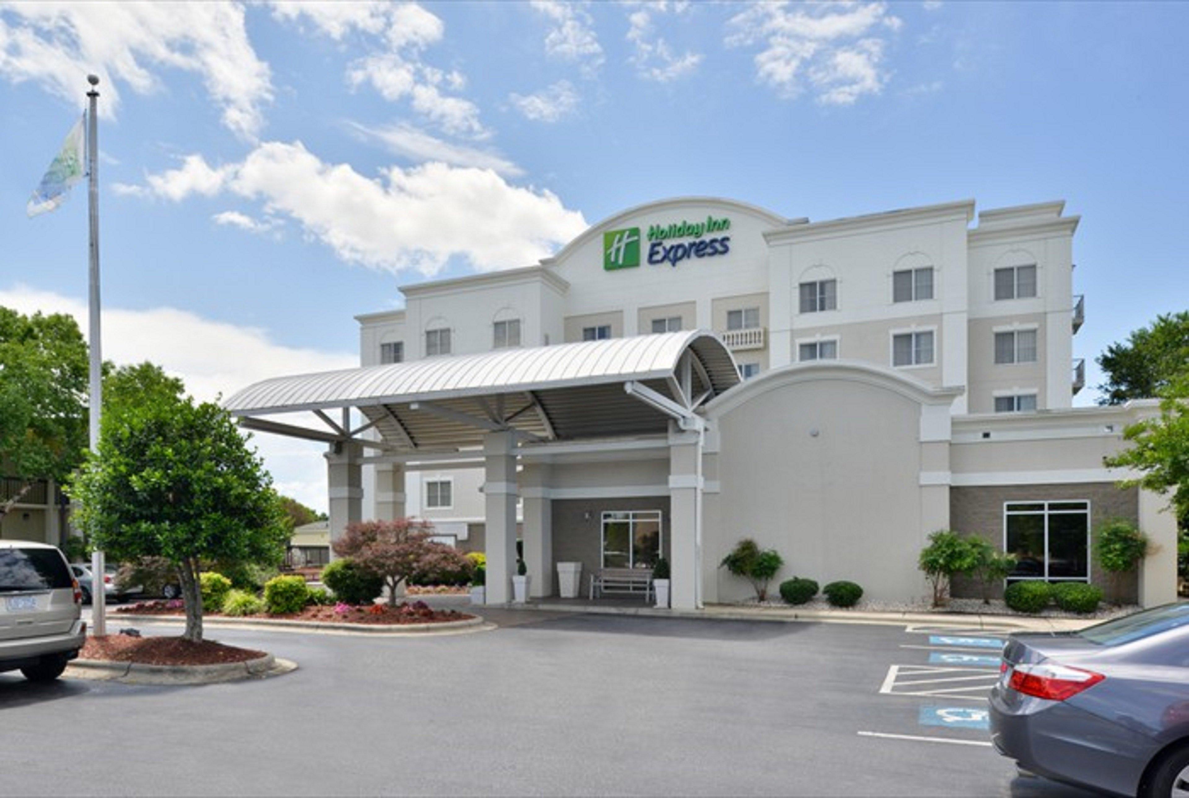 Holiday Inn Express Hotel & Suites Mooresville - Lake Norman By Ihg Exterior foto