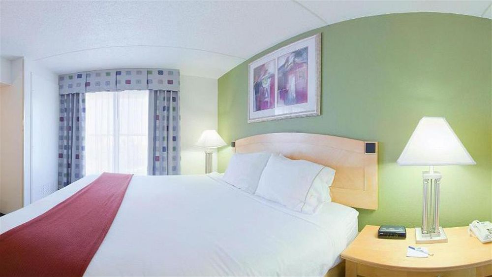 Holiday Inn Express Hotel & Suites Mooresville - Lake Norman By Ihg Exterior foto