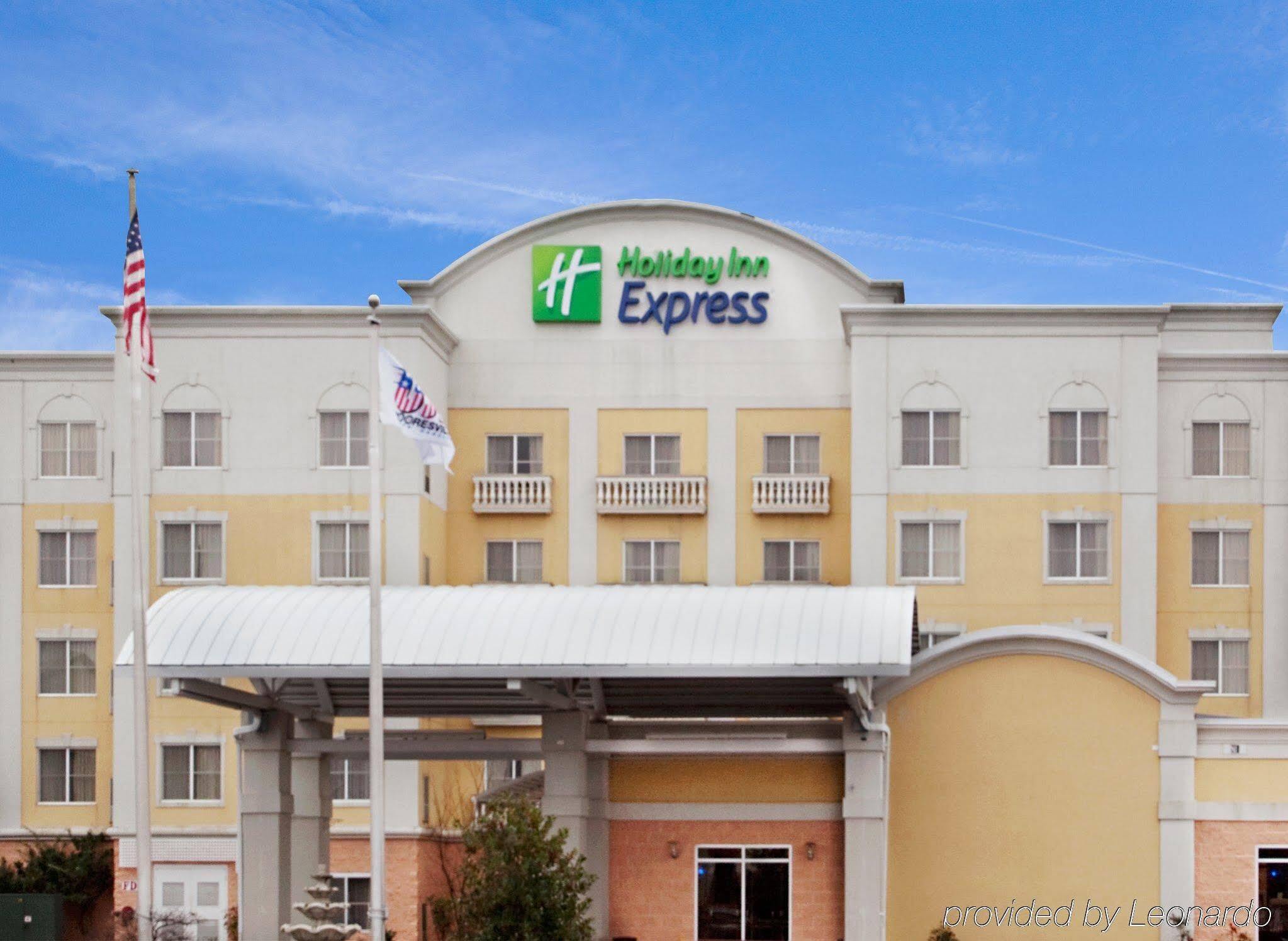 Holiday Inn Express Hotel & Suites Mooresville - Lake Norman By Ihg Exterior foto