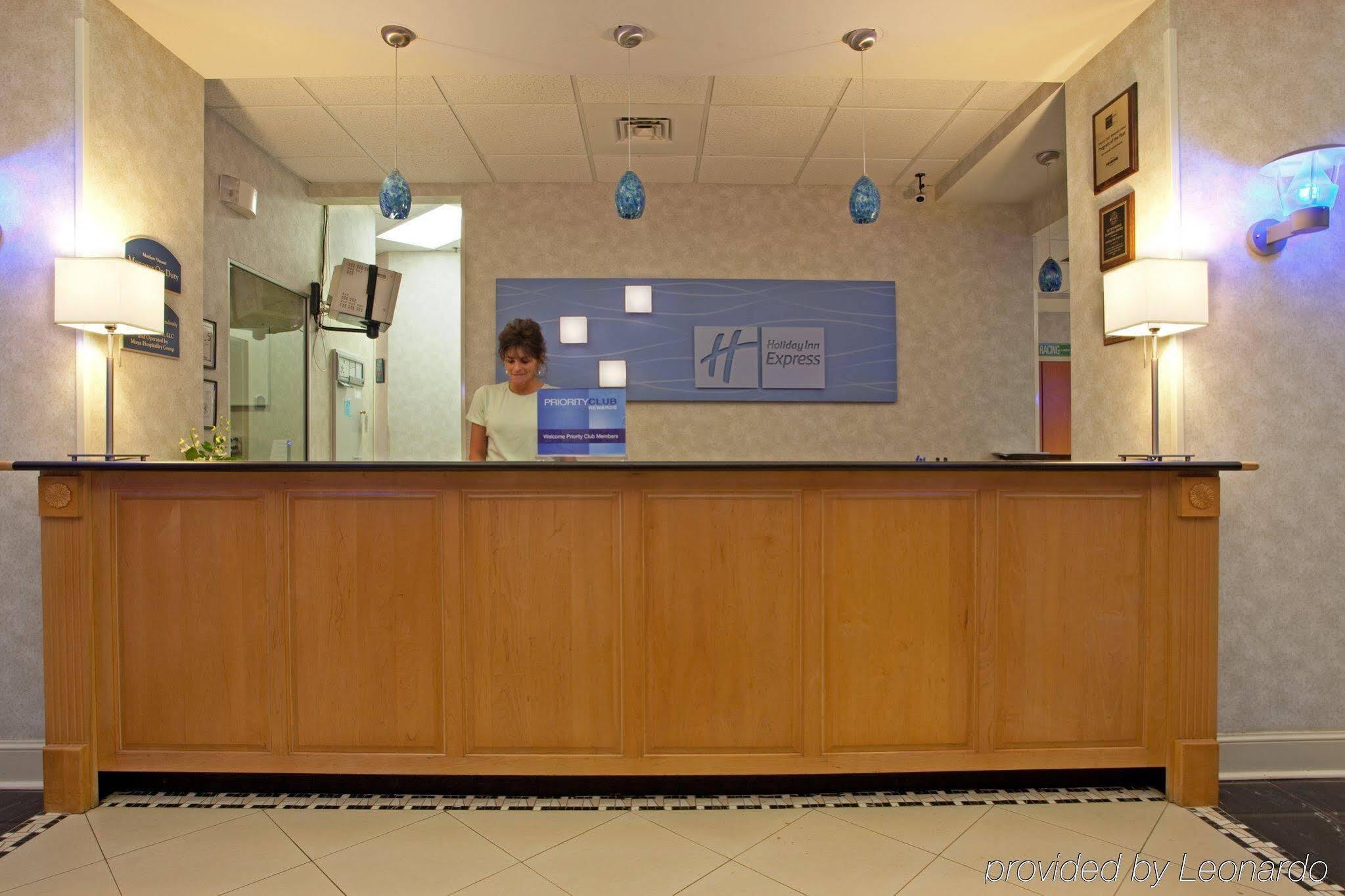 Holiday Inn Express Hotel & Suites Mooresville - Lake Norman By Ihg Exterior foto