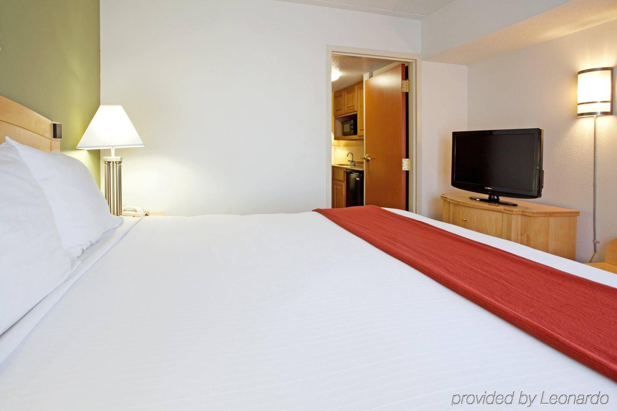 Holiday Inn Express Hotel & Suites Mooresville - Lake Norman By Ihg Exterior foto