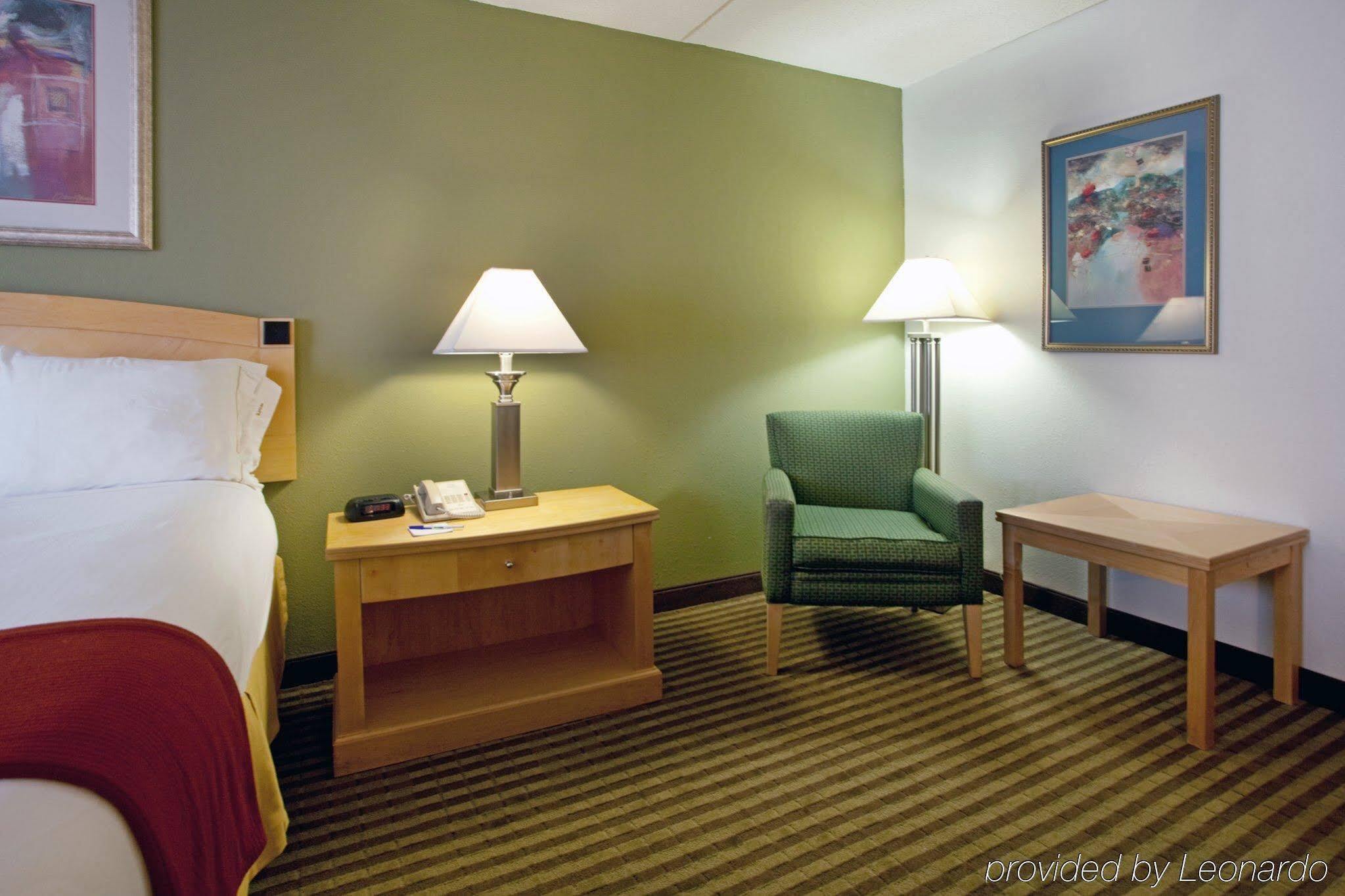 Holiday Inn Express Hotel & Suites Mooresville - Lake Norman By Ihg Exterior foto